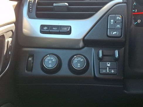 Used 2017 Chevrolet Tahoe Premier image 25