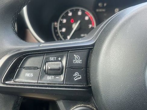 Used 2021 Alfa Romeo Stelvio Ti w/ Nero Edizione image 18