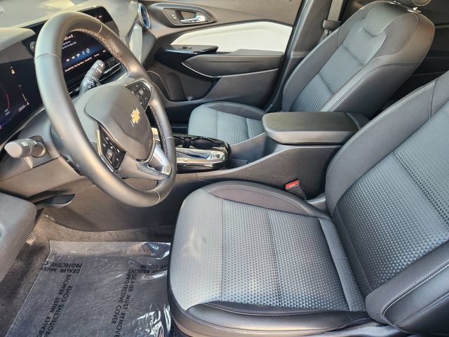Used 2026 Chevrolet Trax LT w/ LT Convenience Package FWD image 4
