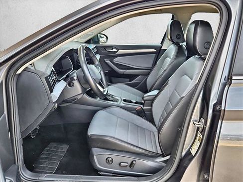 Used 2025 Volkswagen Jetta SE FWD image 15