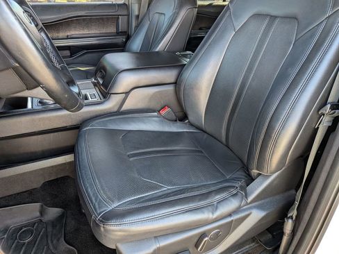 Used 2018 Ford Expedition Limited w/ Equipment Group 302A RWD image 31