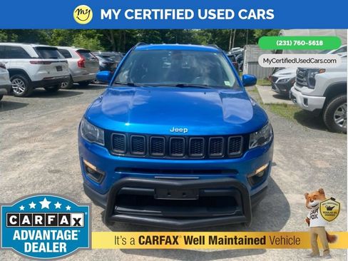 Used 2017 Jeep Compass Latitude w/ Popular Equipment Group AWD/4WD image 2