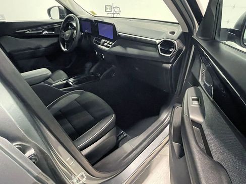 Used 2025 Chevrolet TrailBlazer LS w/ LS Convenience Package image 23