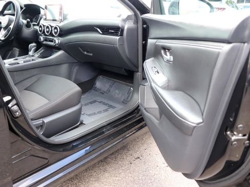 Used 2024 Nissan Sentra SV FWD image 15