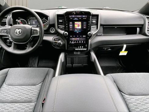 New 2026 RAM 1500 4x4 Crew Cab image 10