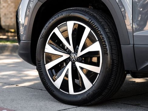 Used 2023 Volkswagen Taos SE image 65