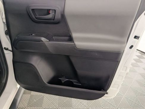 Used 2022 Toyota Tacoma SR AWD/4WD image 28