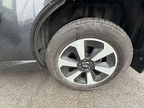 Used 2017 Subaru Forester 2.5i Premium w/ All-Weather Package AWD/4WD image 10