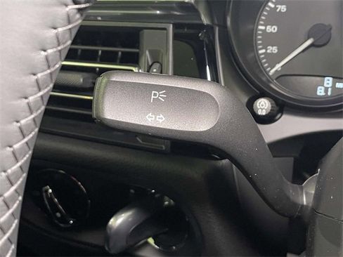 New 2026 Porsche Macan Turbo image 41