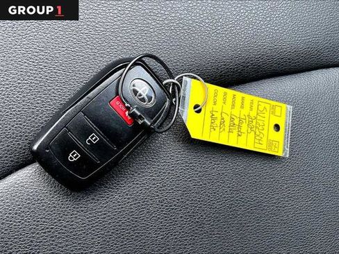 Certified 2025 Toyota Corolla Cross XLE image 15