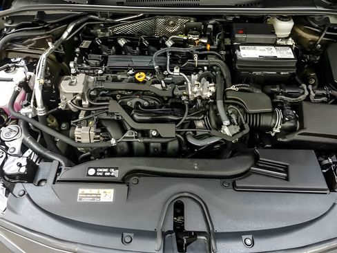 Used 2025 Toyota Corolla LE w/ LE Premium Package FWD image 27