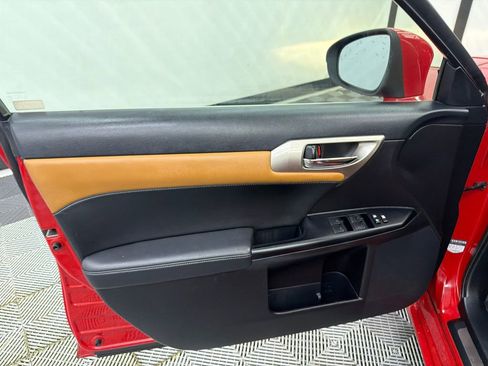 Used 2014 Lexus CT 200h FWD image 11
