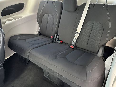 Used 2024 Chrysler Voyager LX image 16