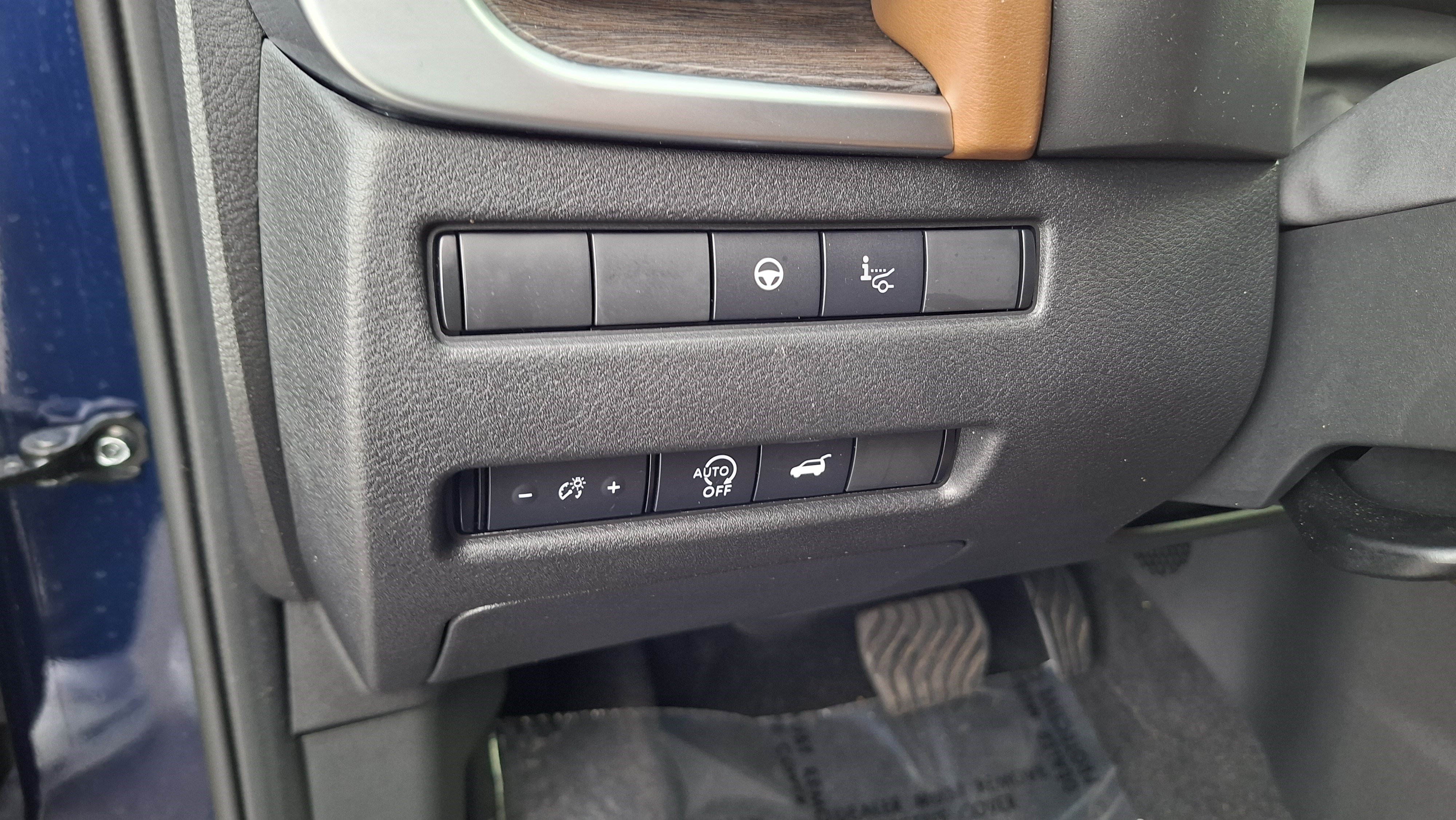 Certified 2025 Nissan Rogue Platinum w/ Tech Package FWD image 10