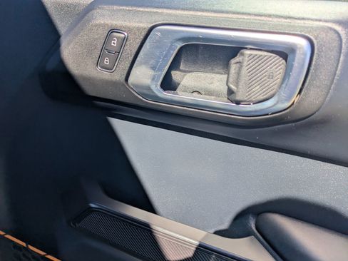 Certified 2024 Ford Bronco Badlands image 31