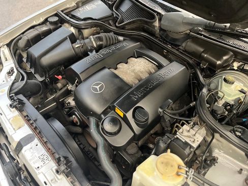 Used 2001 Mercedes-Benz E 320 E 320 4dr Sedan image 23