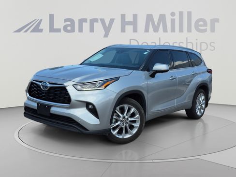 Used 2023 Toyota Highlander Limited AWD/4WD image 1