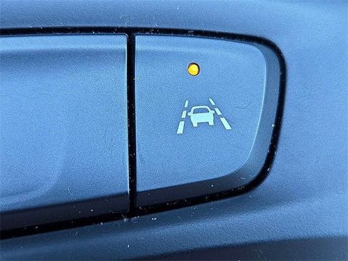 Certified 2025 Chevrolet Trax LS image 20