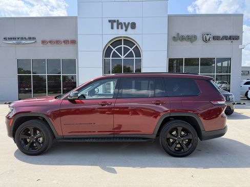 Used 2025 Jeep Grand Cherokee L Limited w/ Black Appearance Package AWD/4WD image 35