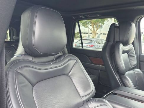 Used 2023 Lincoln Navigator L Reserve w/ Monochromatic Package AWD/4WD image 15