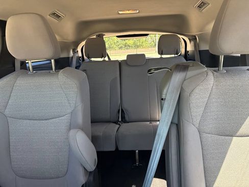 Used 2025 Toyota Sienna LE FWD image 20