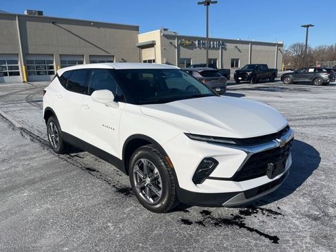 Used 2024 Chevrolet Blazer LT image 7