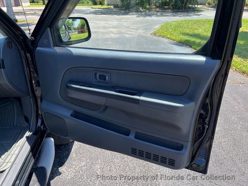 Used 2004 Nissan Xterra XE image 36