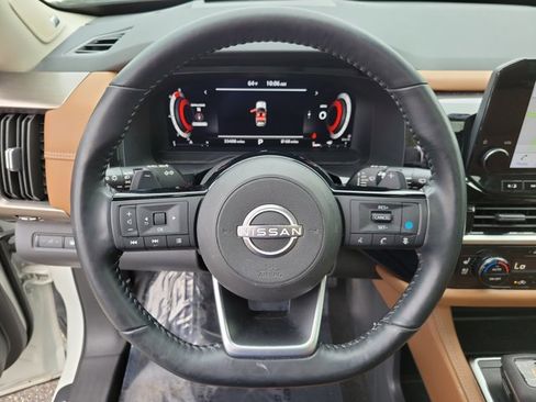 Used 2023 Nissan Pathfinder Platinum image 27