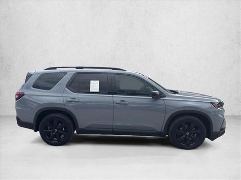 Used 2025 Honda Pilot Black Edition image 6