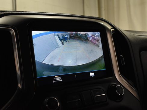 Used 2022 Chevrolet Silverado 1500 LT Trail Boss w/ Bed Protection Package AWD/4WD image 17
