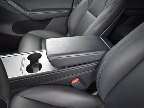 Used 2023 Tesla Model Y Long Range AWD/4WD image 9