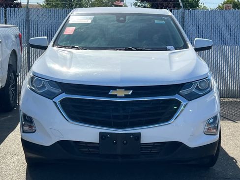 Used 2020 Chevrolet Equinox LT image 2