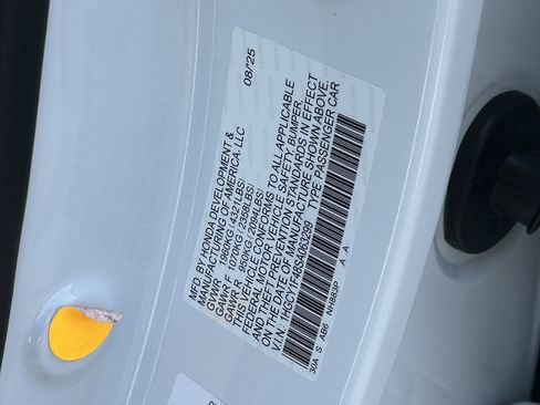 Certified 2025 Honda Accord SE image 30