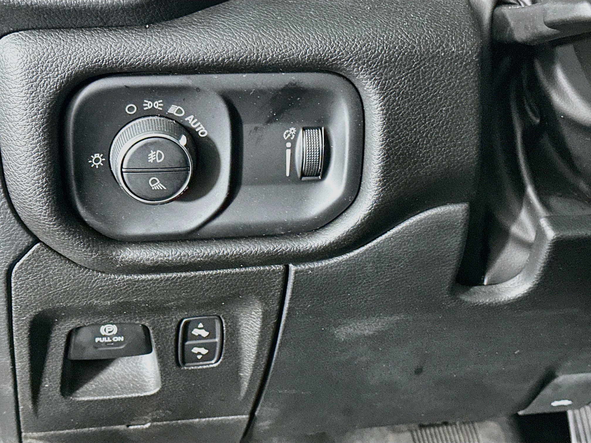 Used 2023 RAM 1500 Big Horn AWD/4WD image 16
