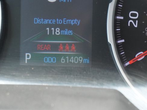 Used 2022 Toyota RAV4 XLE Premium AWD/4WD image 25