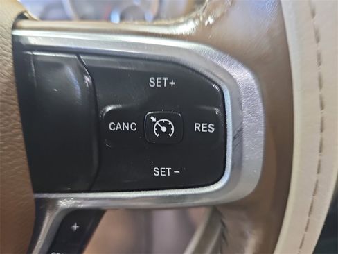 Used 2019 RAM 1500 Laramie image 17