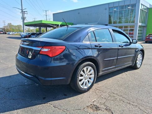 Used 2012 Chrysler 200 Touring FWD image 6