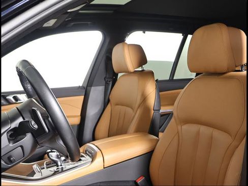 Used 2022 BMW X5 sDrive40i w/ M Sport Package RWD image 7