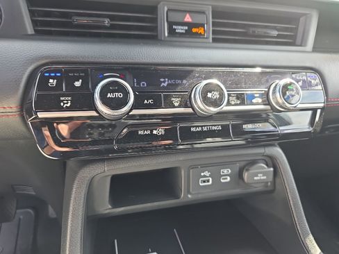 New 2025 Honda Pilot Black Edition image 28