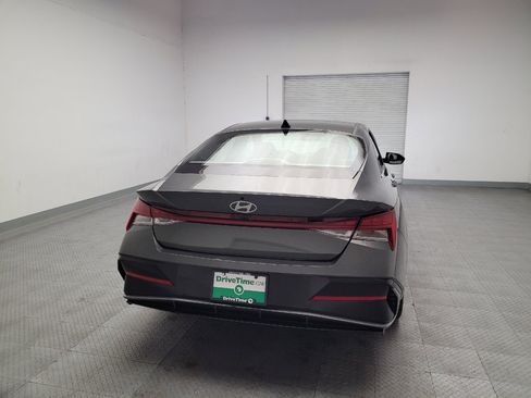 Used 2025 Hyundai Elantra SEL FWD image 7