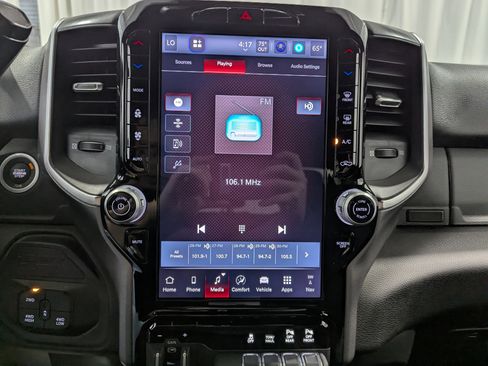 Used 2025 RAM 2500 Big Horn AWD/4WD image 24