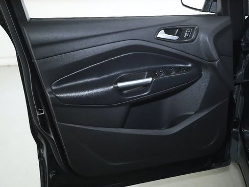 Used 2019 Ford Escape SE FWD image 15