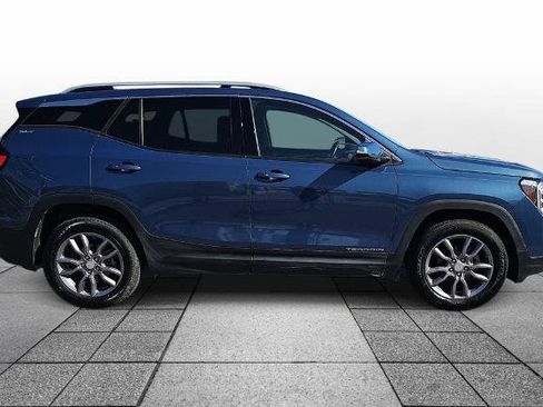 Used 2024 GMC Terrain SLT FWD image 4