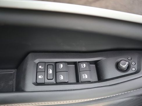 New 2025 Jeep Grand Cherokee Limited w/ Black Appearance Package image 7