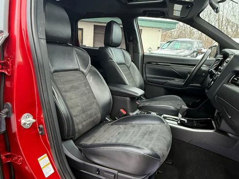 Used 2019 Mitsubishi Outlander LE image 21