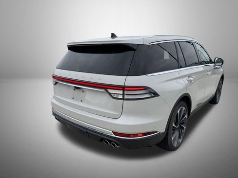 Used 2023 Lincoln Aviator Reserve w/ Equipment Group 201A AWD/4WD image 4