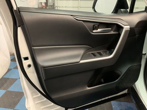 New 2025 Toyota RAV4 XLE w/ Convenience Package image 9