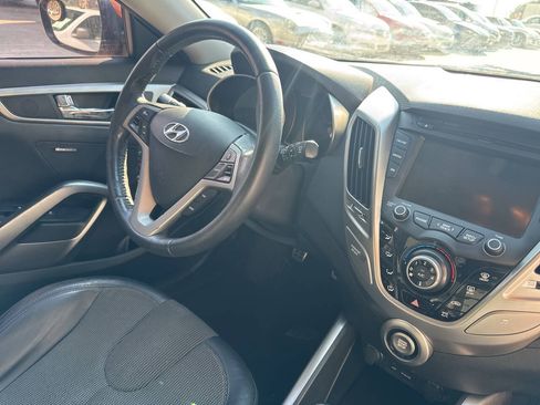 Used 2012 Hyundai Veloster w/ Style Pkg FWD image 17