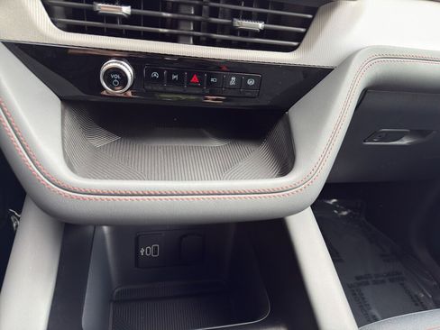 New 2026 Ford Explorer Active AWD/4WD image 28