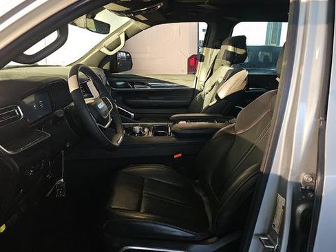 Used 2022 Jeep Wagoneer Series II w/ Premium Group I image 5